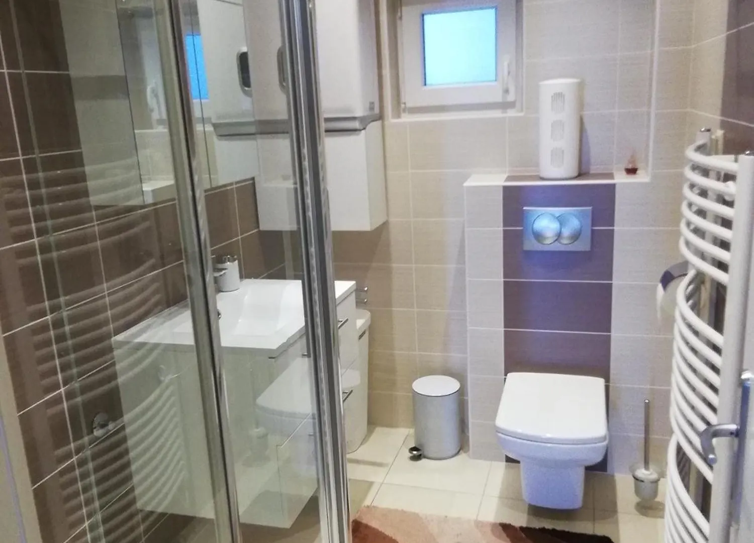 Apartment Svoboda オブロヴァツ
